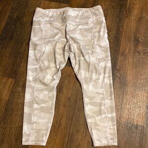 Camo athleta leggings
Size: 1x